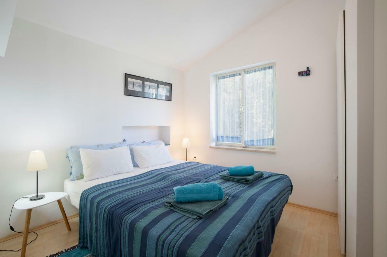 Luca'S Apartment พูลา ภายนอก รูปภาพ